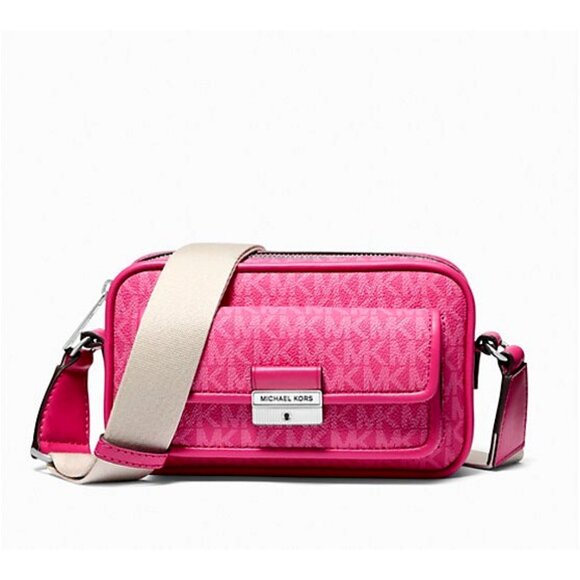 New Michael Kors Bradshaw Extra-Small Logo Camera Crossbody bag Dragon Fruit - Picture 2 of 3